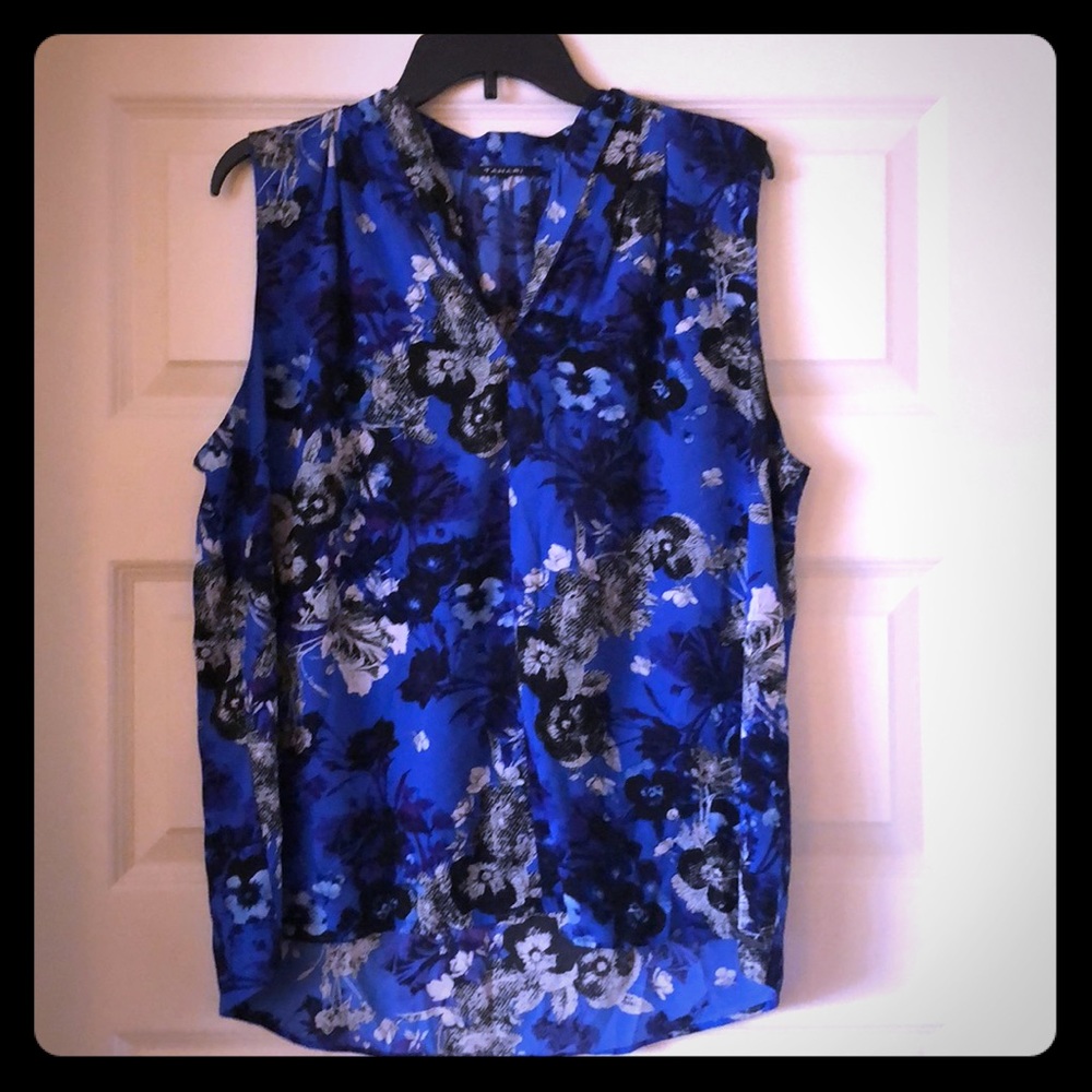 Floral sleeveless blouse